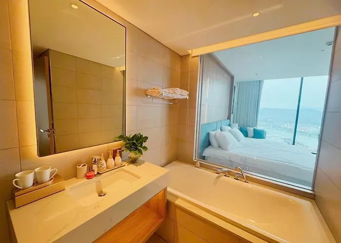 A La Carte Bay Aparthotel Ha Long